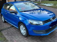 Gebraucht VW Polo 60 PS (44 kW) 2012 Blau Kleinwagen