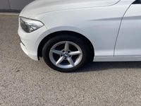 Gebraucht BMW 116 Advantage 109 PS (80 kW) 2016 Weiß Kleinwagen