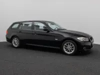 Gebraucht BMW 318 143 PS (105 kW) 2012 Schwarz Limousine