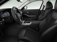 Gebraucht BMW 330e Advantage 292 PS (214 kW) 2022 Bmw 330e touring aut. advantag (schwarz) Kombi