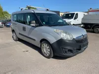 Gebraucht Opel Combo 105 PS (77 kW) 2018 Silber Van / Kleinbus