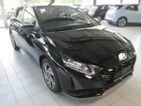 Gebraucht Hyundai i20 Trend 101 PS (74 kW) 2025 Phantom black / met Kleinwagen