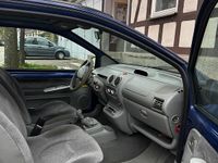 Używany Renault Twingo 75 KM (55 kW) 2001 Niebieski Hatchback