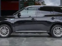 Gebraucht Mitsubishi Outlander P-HEV 135 PS (99 kW) 2020 Schwarz SUV