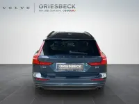 Gebraucht Volvo V60 Momentum 163 PS (119 kW) 2020 Denim blue / metallic Kombi