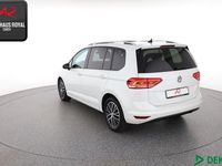 Gebraucht VW Touran 116 PS (85 kW) 2020 Oryxwhite Van / Kleinbus