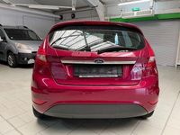Gebraucht Ford Fiesta Titanium 82 PS (60 kW) 2009 Rot Kleinwagen