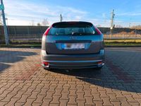 Gebraucht Ford Focus 116 PS (85 kW) 2005 Silber Limousine