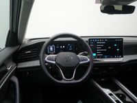 Gebraucht VW Passat Business 204 PS (150 kW) 2025 Weiß Limousine