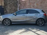 Gebraucht Mercedes A180 122 PS (89 kW) 2015 Mountaingrau Limousine