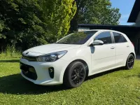 Gebraucht Kia Rio Spirit 90 PS (66 kW) 2017 Weiß Limousine