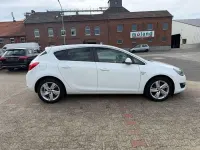 Gebraucht Opel Astra 120 PS (88 kW) 2015 Weiß Limousine