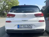 Gebraucht Hyundai i30 Intro Edition 140 PS (102 kW) 2017 Weiß Kleinwagen