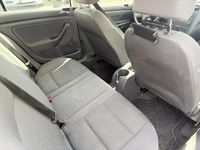 Gebraucht VW Golf V 105 PS (77 kW) 2005 Silber Kleinwagen