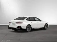 Gebraucht BMW 520 M Sport 197 PS (144 kW) 2025 Mineralweiss Limousine