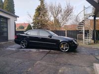 Używany Mercedes E500 306 KM (225 kW) 2004 Czarny Sedan/Limuzyna