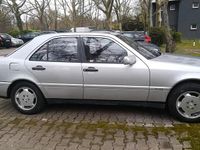 Gebraucht Mercedes C220 150 PS (110 kW) 1993 Silber Limousine