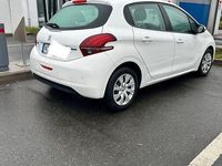 Gebraucht Peugeot 208 Active 82 PS (60 kW) 2016 Weiß Kleinwagen