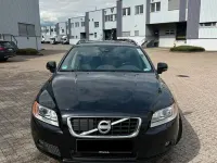 Gebraucht Volvo V70 Summum 163 PS (119 kW) 2013 Schwarz Kombi