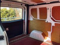 Gebraucht Opel Vivaro 120 PS (88 kW) 2016 Weiß Van / Kleinbus