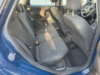 Second-hand Ford Focus Ambiente 101 CP (74 kW) 2015 Albastru Berlinǎ