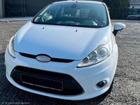 Gebraucht Ford Fiesta 82 PS (60 kW) 2010 Weiß Kleinwagen