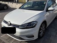 Gebraucht VW Golf VII Highline 131 PS (96 kW) 2019 Weiß Limousine