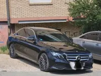 Gebraucht Mercedes E220 194 PS (142 kW) 2017 Schwarz Limousine