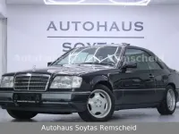 Gebraucht Mercedes 220 150 PS (110 kW) 1993 Schwarz Coupé