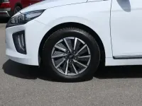 Gebraucht Hyundai Ioniq Trend 100 kW (136 PS) 2022 Polar white Kleinwagen