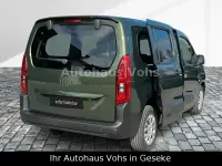 Neu Fiat Doblò 131 PS (96 kW) 2026 Grün Van / Kleinbus