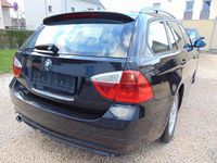 gebraucht BMW 320 i Touring Aut. |Panorama | Navi | Tempomat | PDC|