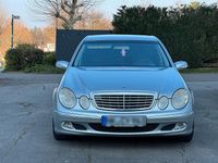 Gebraucht Mercedes E220 150 PS (110 kW) 2003 Silber Limousine