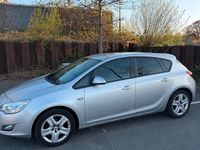 Second-hand Opel Astra 120 CP (88 kW) 2011 Argintiu Berlinǎ