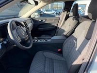 Gebraucht Volvo XC60 Core 197 PS (144 kW) 2023 Grau SUV