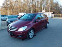 Gebraucht Mercedes B200 136 PS (100 kW) 2010 Rot Van / Kleinbus