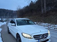Gebraucht Mercedes C220 Avantgarde 194 PS (142 kW) 2019 Weiß Limousine