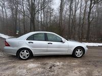 Gebraucht Mercedes C220 143 PS (105 kW) 2002 Silber Limousine