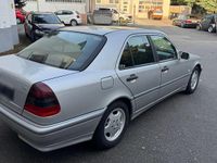 Gebraucht Mercedes C220 125 PS (91 kW) 1998 Silber Limousine