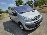 Gebraucht Opel Vivaro 114 PS (83 kW) 2012 Starsilber m2 Van / Kleinbus