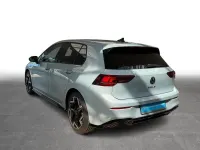 Gebraucht VW Golf VIII R-line 150 PS (110 kW) 2025 Crystal ice blue metallic Limousine