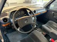 Brugt Mercedes E280 270 HK (198 kW) 1979 Sølv Sedan