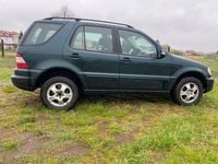 Second-hand Mercedes ML270 163 CP (119 kW) 2001 Verde SUV