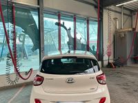 Gebraucht Hyundai i10 87 PS (63 kW) 2014 Beige Kleinwagen