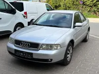 Usado Audi A4 101 HP (74 kW) 2000 Cinzento Sedan