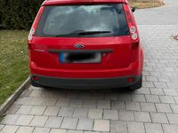 Gebraucht Ford Fiesta Style 63 PS (46 kW) 2007 Rot Kleinwagen