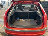 Gebraucht Ford Focus 101 PS (74 kW) 2005 Rot Limousine