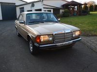 Gebraucht Mercedes E300 80 PS (58 kW) 1982 Gold Limousine