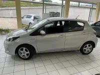 Gebraucht Toyota Yaris Hybrid Life 101 PS (74 kW) 2014 Silber Limousine