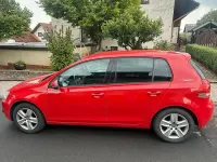 Gebraucht VW Golf VI 105 PS (77 kW) 2011 Rot Kleinwagen